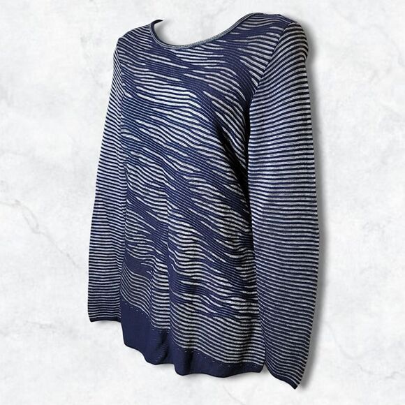 Nic+Zoe Asymmetrical Striped Textured Long Sleeve Stretch Navy & White Tunic Top - Picture 5 of 8